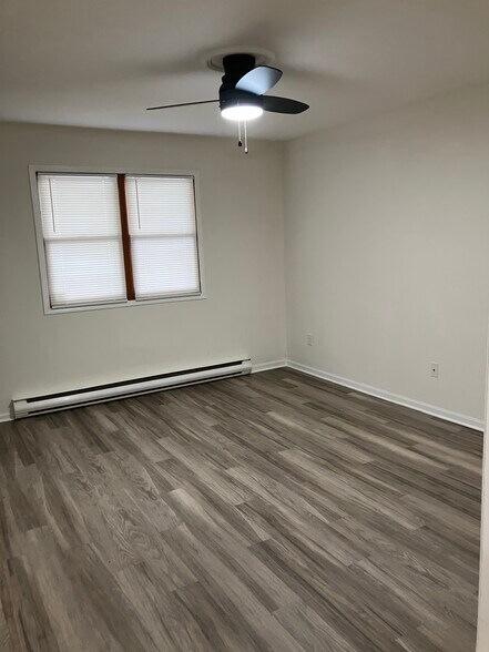 Building Photo - 1235 Todd Ln