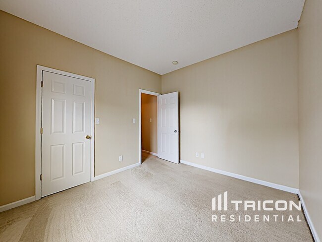 Building Photo - 9897 Lakefield Ln