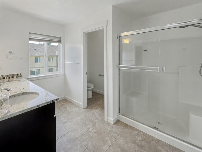 Building Photo - 588 SW 197th Pl