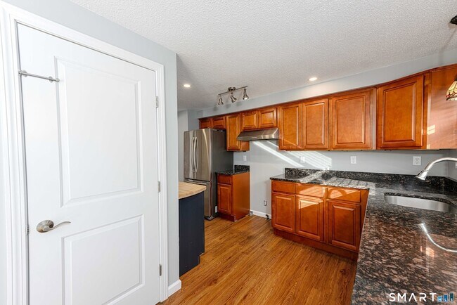 Building Photo - 49 Kimberly Cir