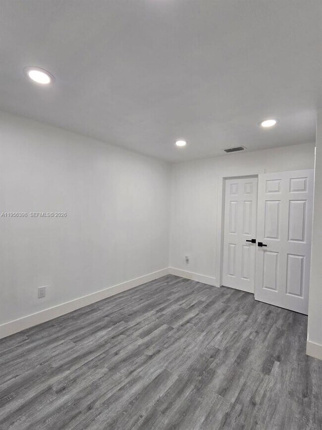 Building Photo - 1120 Parkside Green Dr