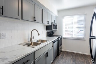 Interior Photo - The Lennox @ Tempe