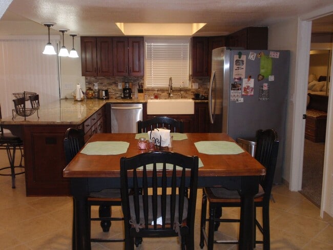 Building Photo - Winter rental with heated pool