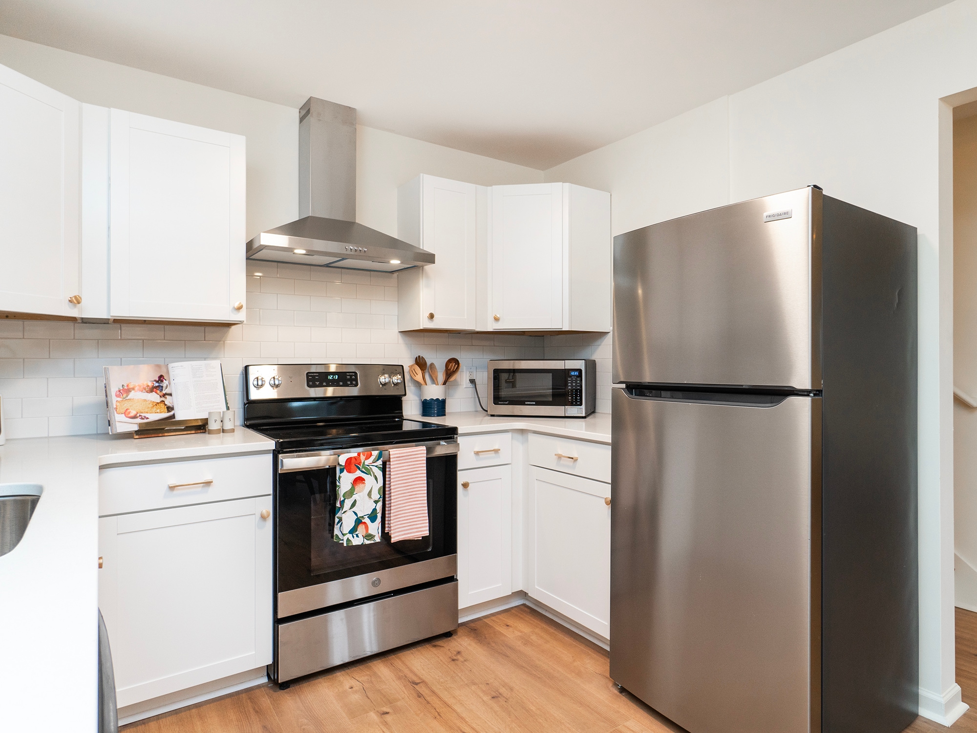 Building Photo - 4315 Hickory Nut Pt