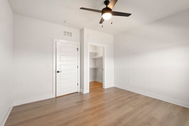 Building Photo - 2500 Longview St