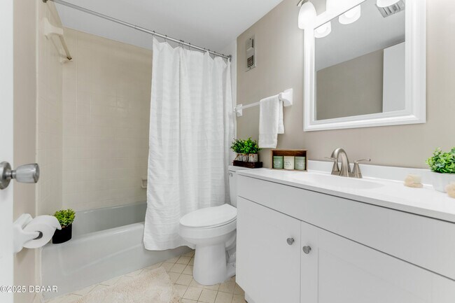 Building Photo - 2711 N Halifax Ave