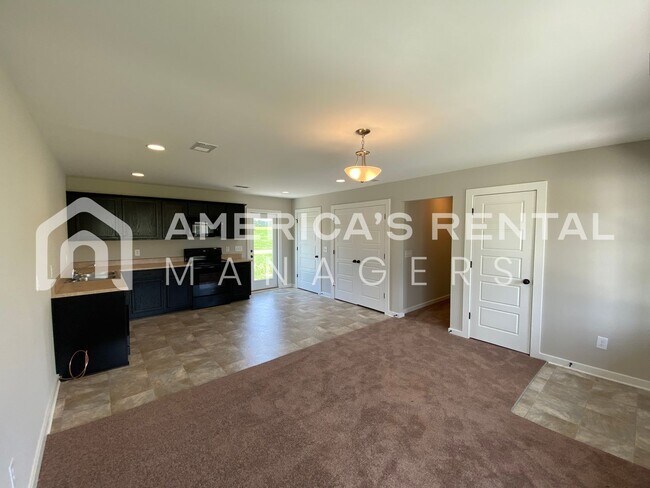 Building Photo - Home for Rent in Talladega, AL!!! Available to View!