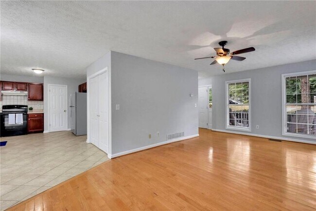 Building Photo - 4400 Autumn Glo Ct