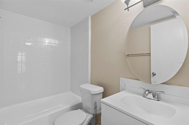 Building Photo - 14419 Hanging Moss Cir