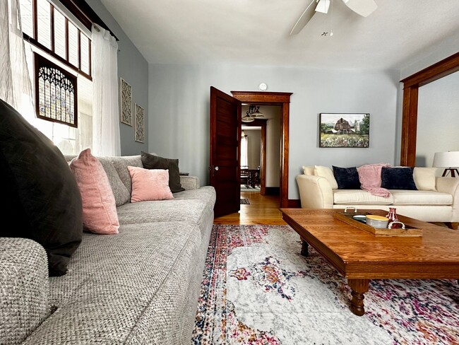 Building Photo - FURNISHED RENTAL: Vintage Chic Haven in St...