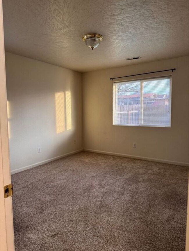 Building Photo - 655 Arthur Ave