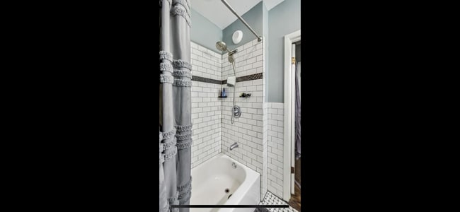 Building Photo - 3569 W Cortland St