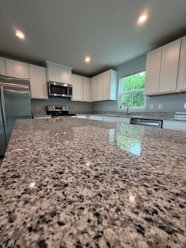 Building Photo - Like-New 4BR Home in Christiana | Open Floor Plan + Large Backyard!