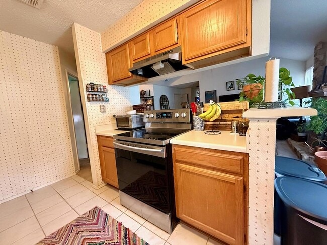 Building Photo - 16704 Whitebrush Loop