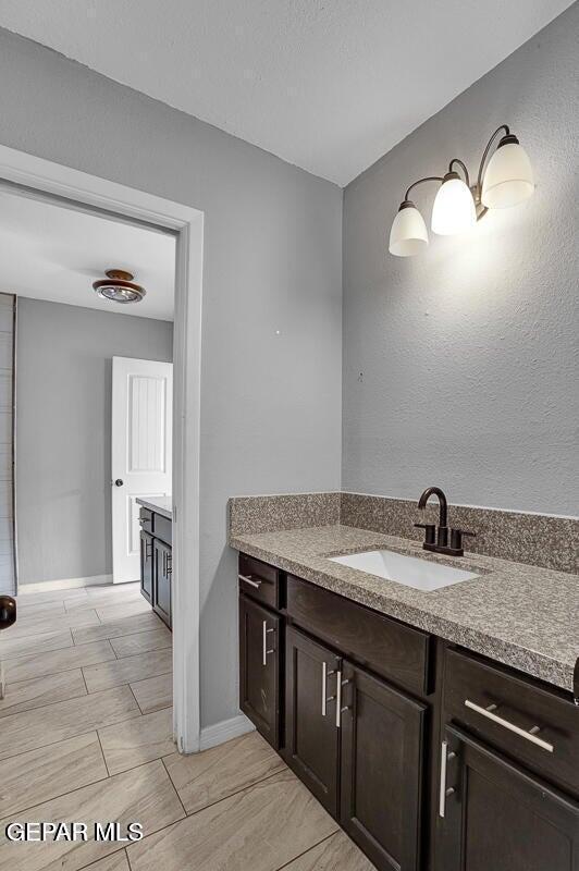 Building Photo - 3709 Roslyn Dr