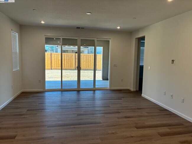 Building Photo - 3024 Red Canard Wy