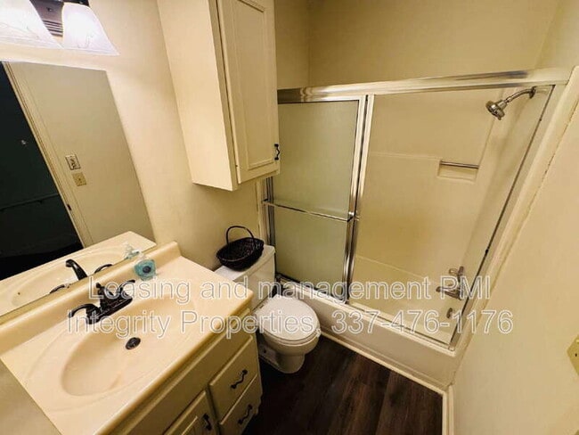 Building Photo - 2419 Robley Dr