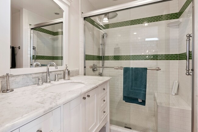 Building Photo - 6240 Tapia Dr