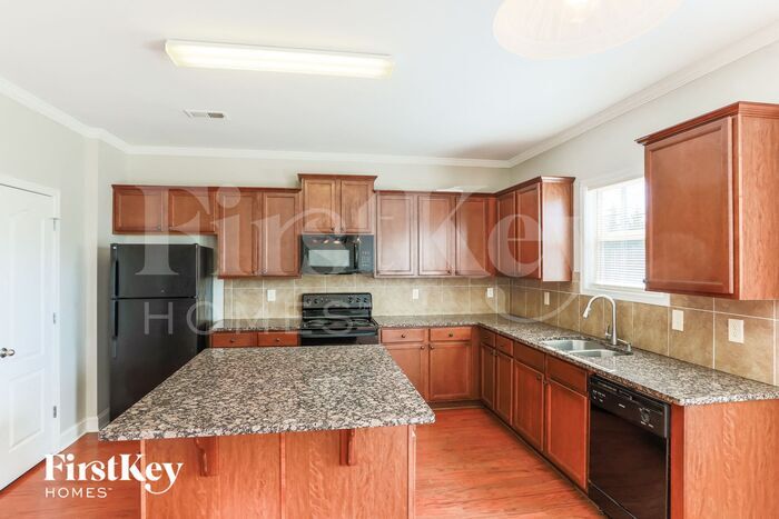 Building Photo - 4292 Suwanee Mill Dr