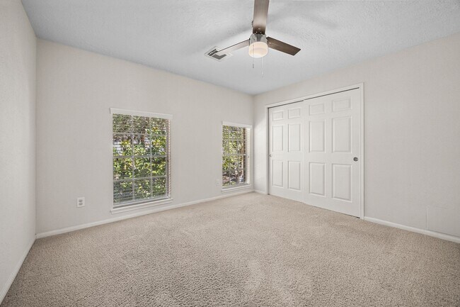 Building Photo - 4707 Leicester Way