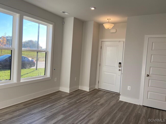 Building Photo - 2759 Acadia Dr
