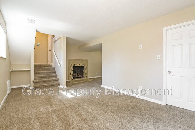 Building Photo - 1557 S Salida Way