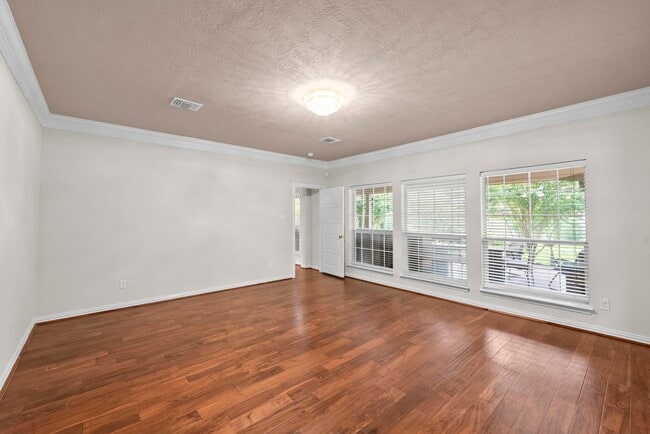 Building Photo - 5526 Darschelle Dr