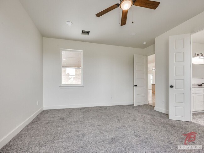 Building Photo - 1321 Chisholm Trail