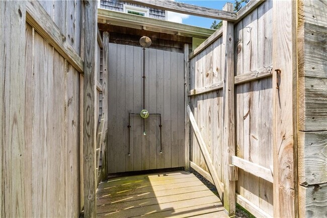 Building Photo - 39 Salt Pond Way