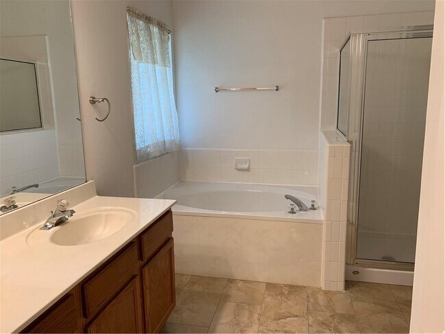 Building Photo - 5836 Lomita Verde Cir