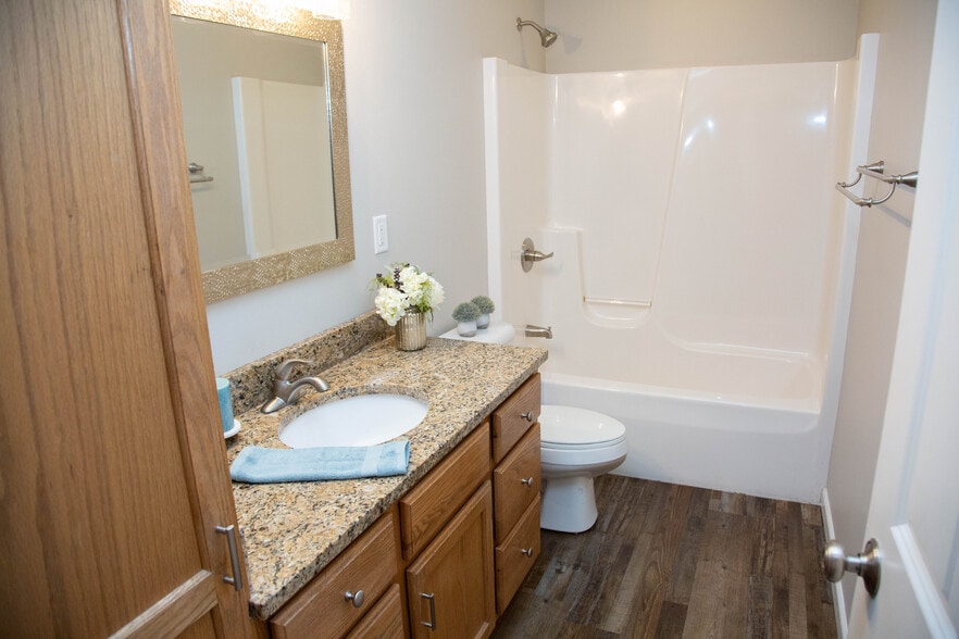 Building Photo - 2270 Fawn View Dr