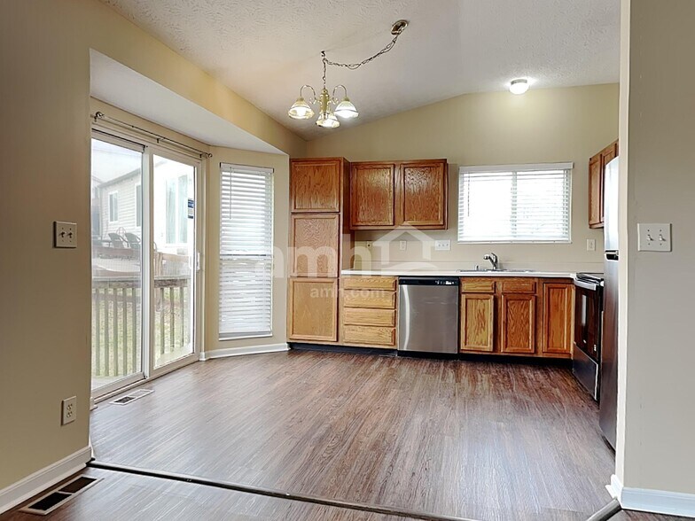 Building Photo - 10735 Chinkapin Cir