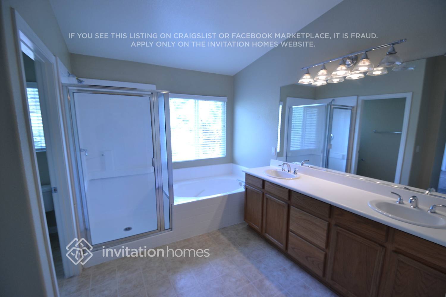 Building Photo - 33885 Pinehurst Dr