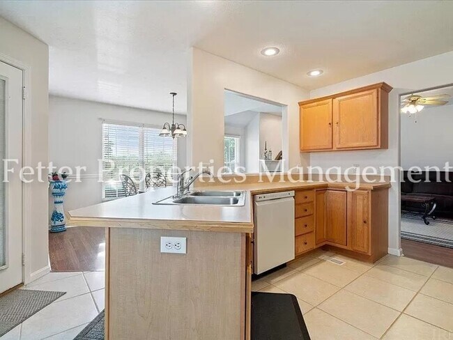 Building Photo - Stunning Home in Keystone Coming Soon!