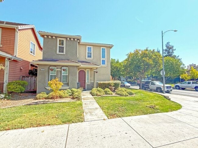 Primary Photo - 1070 E William St