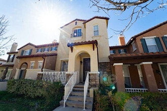 Building Photo - 28254 Canterbury Ct