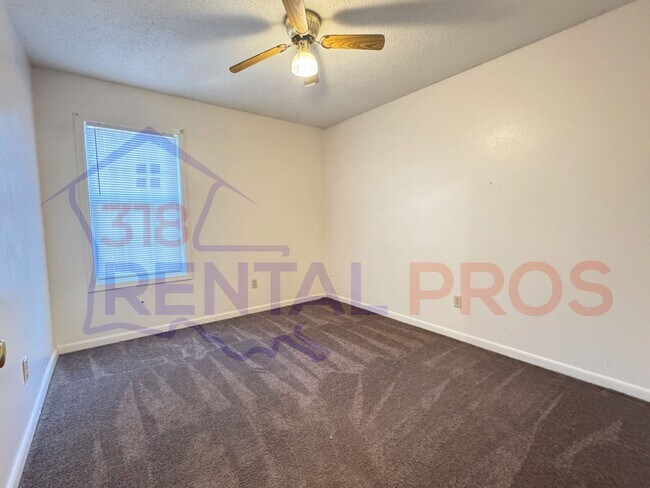 Building Photo - 2708 Kavanaugh Rd