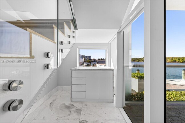 Building Photo - 400 Sunny Isles Blvd