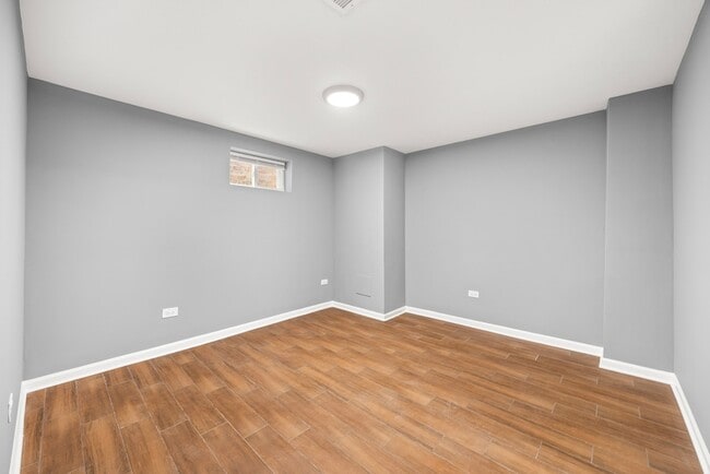 Building Photo - 9740 S Prairie Ave