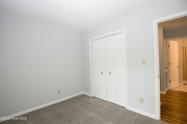 Building Photo - 2435 Longleaf Dr SW
