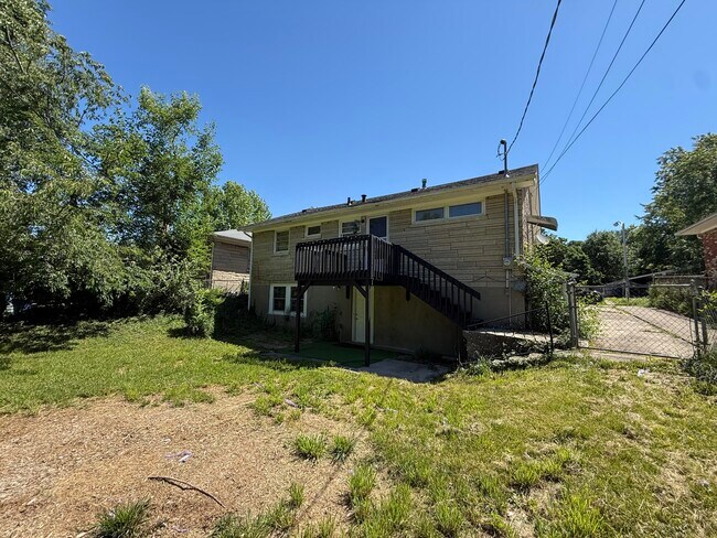Building Photo - 2052 St Christopher Dr