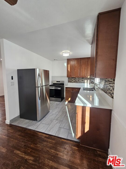 Building Photo - 1537 Laurel Ave