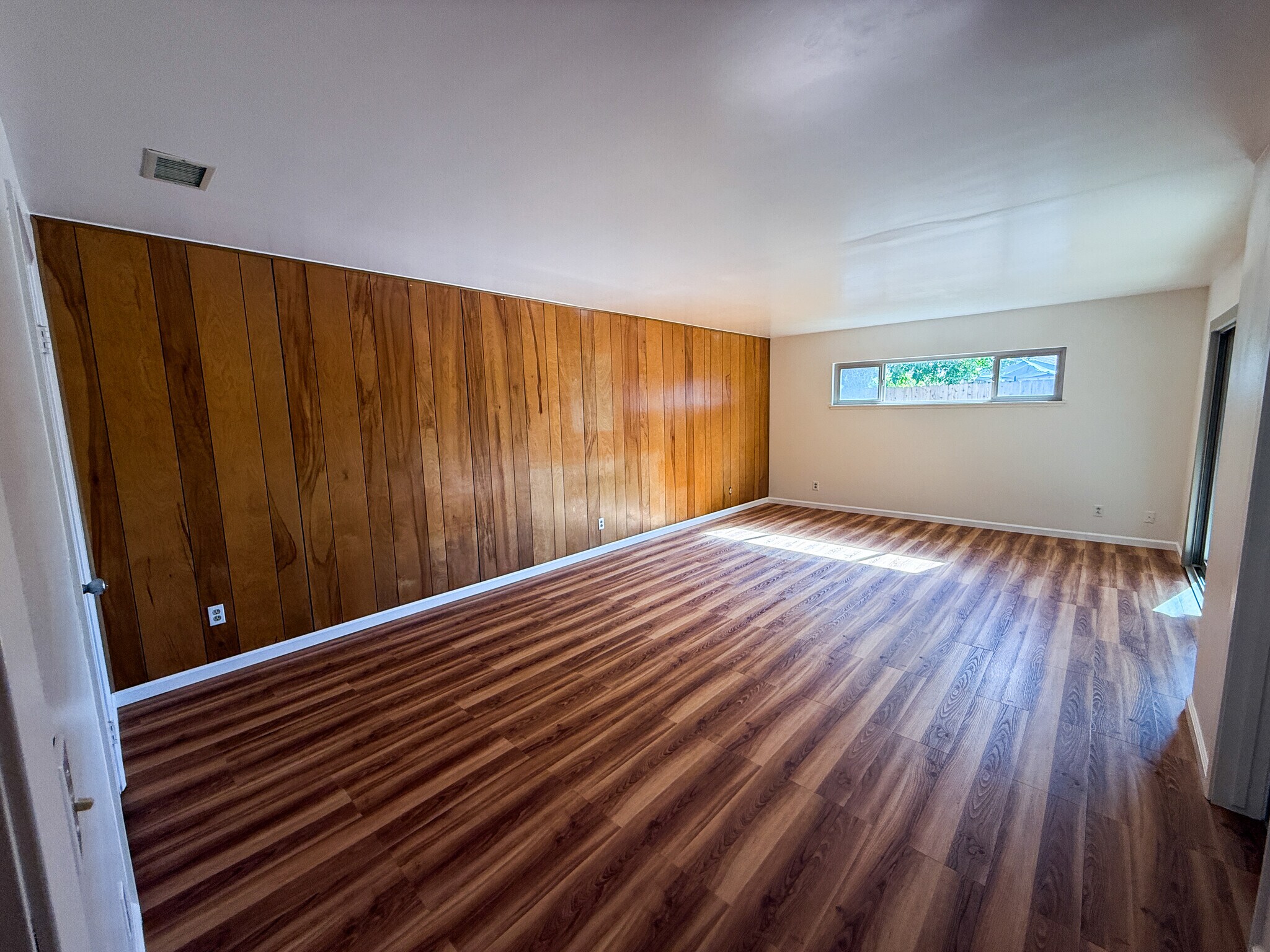 Building Photo - 7003 Batista St