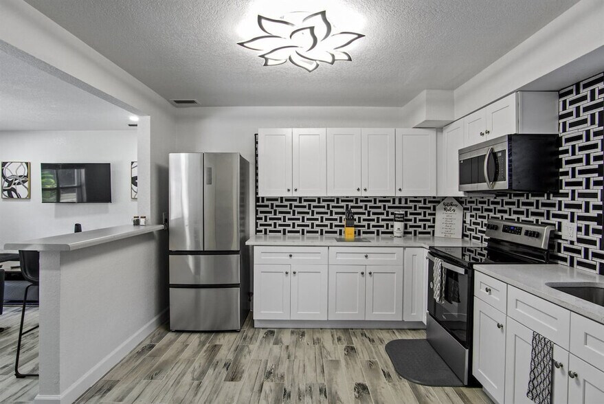 Building Photo - 1422 Dauphin Ln