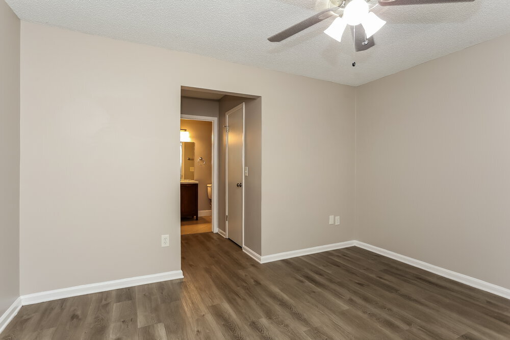 Building Photo - 1608 Twin Oak Dr W