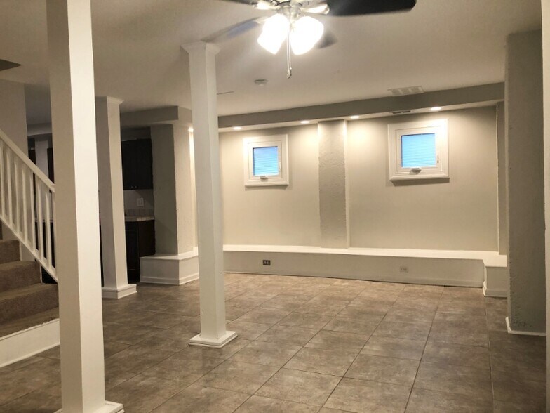 Building Photo - 866 Moreland Ave SE