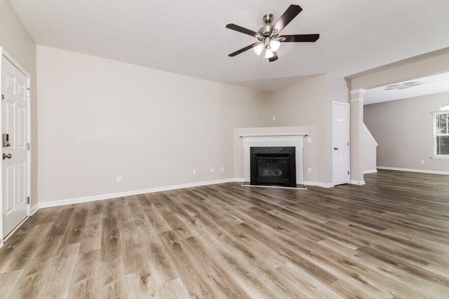 Building Photo - 3501 Pinkham Way