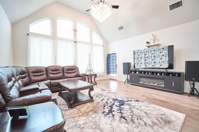 Building Photo - 24819 Yellow Spruce Cir
