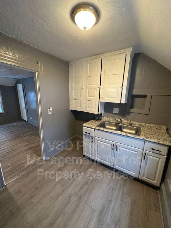 Building Photo - 2180 W 83rd St