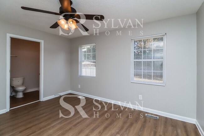 Building Photo - Bring more life and value to this charming home!